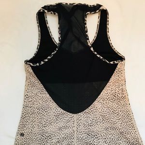 Lululemon tank with built in bra